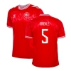 Camisola Futebol Dinamarca Maehle #5 UEFA Euro 2024 Principal Homem Equipamento